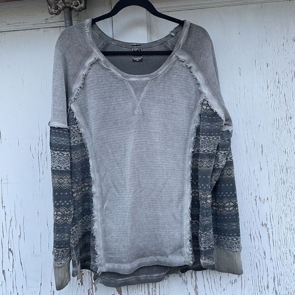 Casual Studio Sweater Women's Size XL Grey/Green Distress Wash Raw Edges - Picture 7 of 14